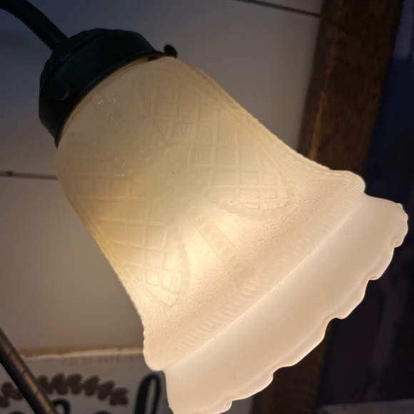 Antique Gilbert New York gooseneck table lamp - Picture 3 of 6